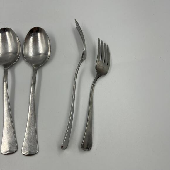 VTG 1881 Rogers Oneida Stainless American Artistry Pattern Set 3 Spoons 2 Forks - Picture 6 of 12